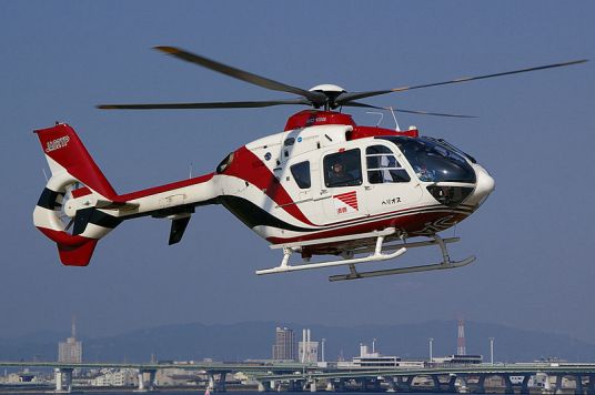 EC135直升机