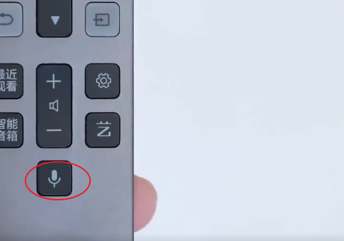 问一下，康佳电视上的那个语音精灵怎么用，怎么用语音控制电视