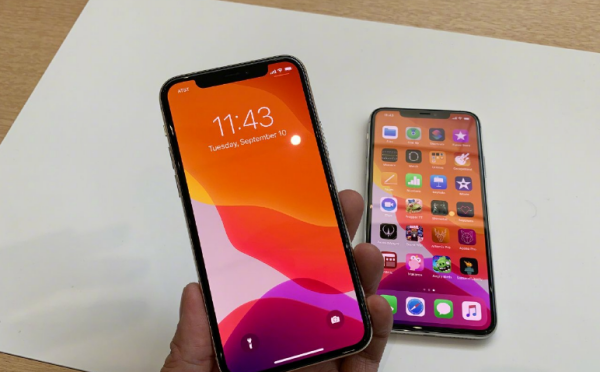 iPhone11黑屏怎么回事？