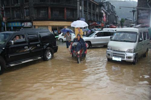 长沙暴雨有门店被淹近半，给商户们造成了多大的损失？