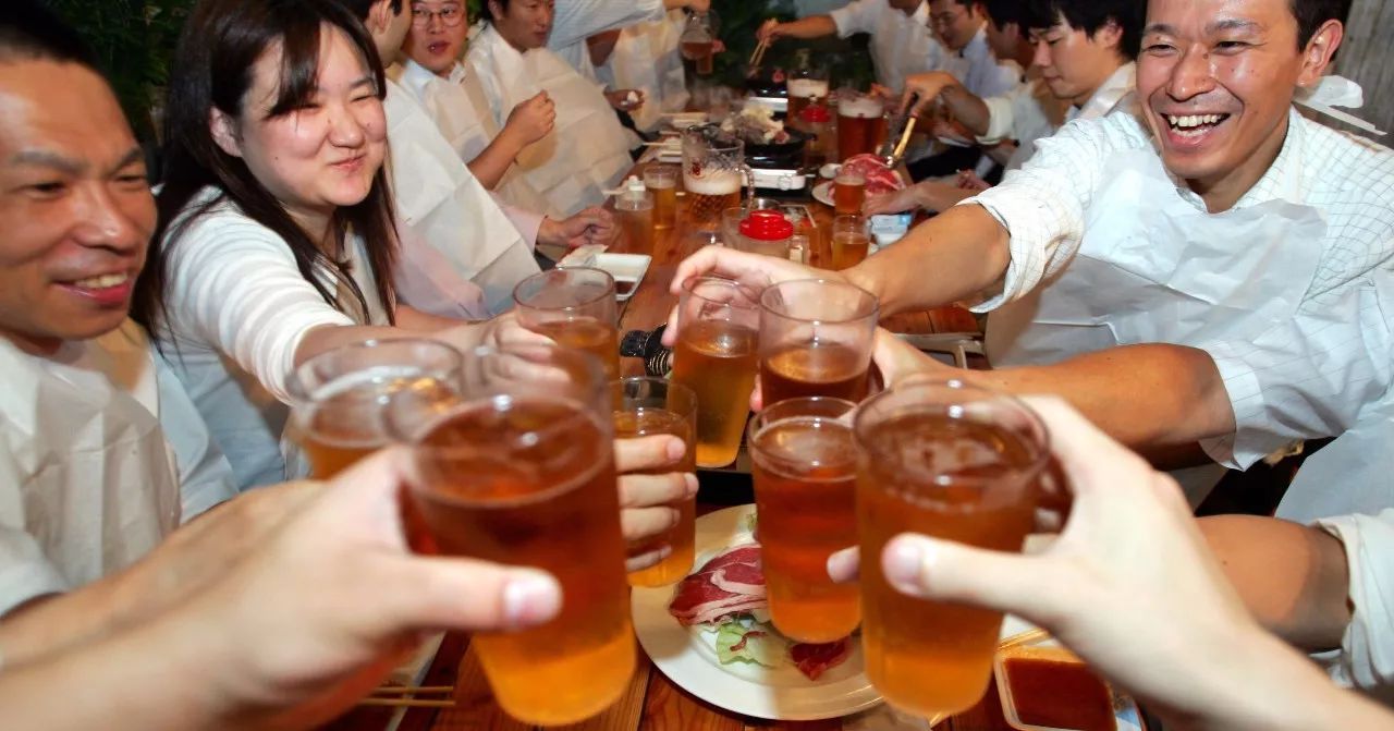 孙侨潞去世前视频曝光，疑似饮酒过度致死，酒精害了多少人？