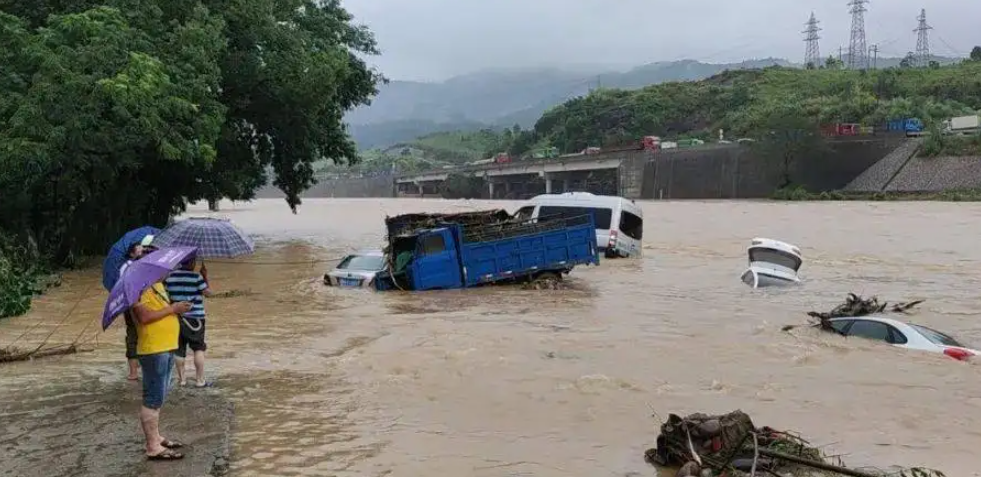 福建建瓯持续暴雨，全城拉响防空警报，本轮降雨会持续多久？