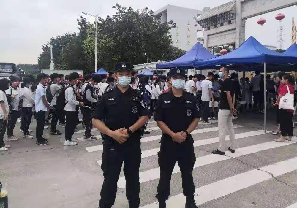 北京一特警在执勤考点偶遇自己高中老师，当时的情况是什么样的？