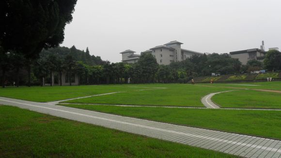 南京农业大学校园内有哪些地标性建筑？