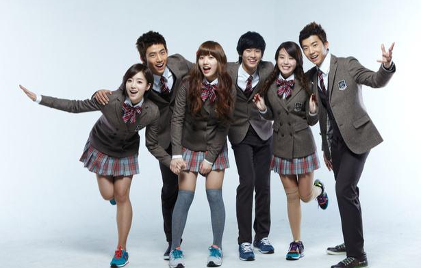 《Dream High》主要讲了什么内容？