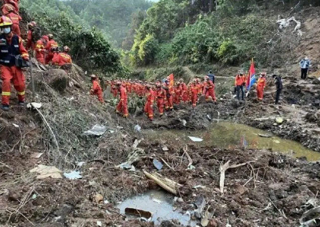 东航空难乘客“遗物”让人破防，这些遗物和残骸是否能帮助真相还原？