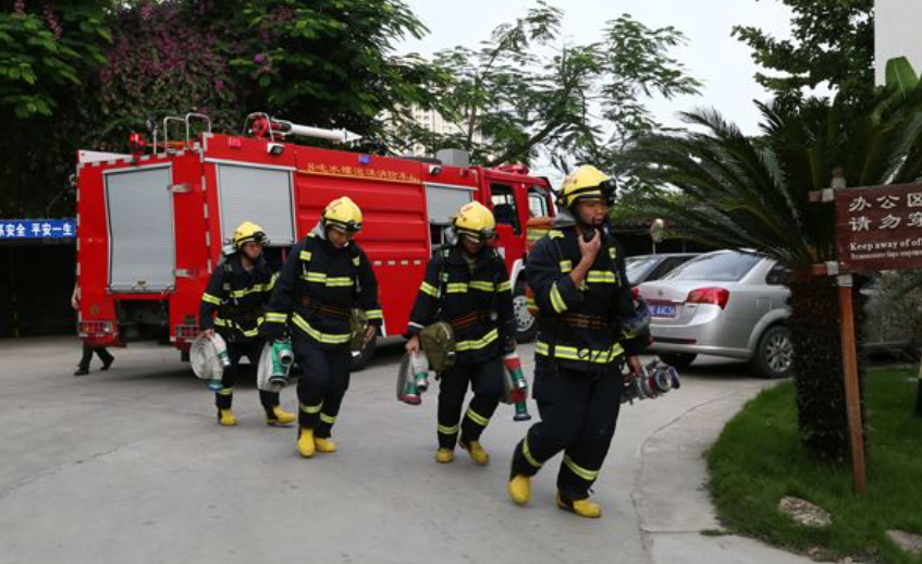 消防出警救火遭男子恶意别车挡路，致18亩麦茬被烧，男子的行为有多恶劣？