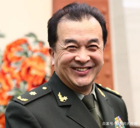 黄宏为什么被免职