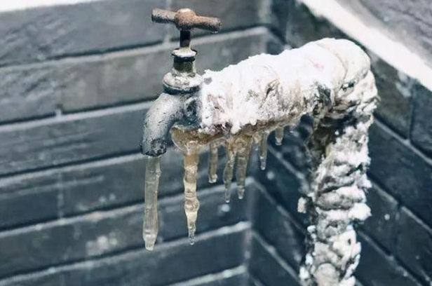 室外水管冻住了几天能解冻