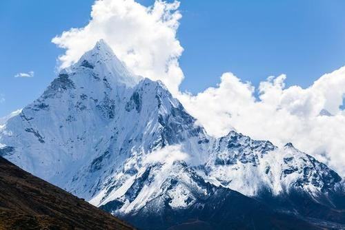 梅鲁峰是世界第几高峰？