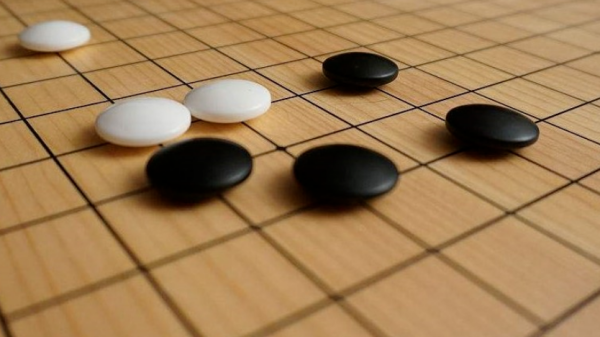 五子棋积议说主段发调乙云时鲜梅花阵的走法？